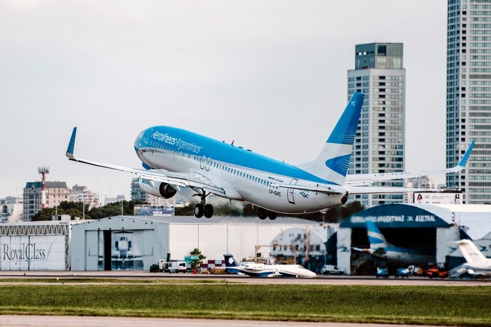 Donde no llega el mercado: las 18 ciudades a las que solo vuela Aerolíneas Argentinas