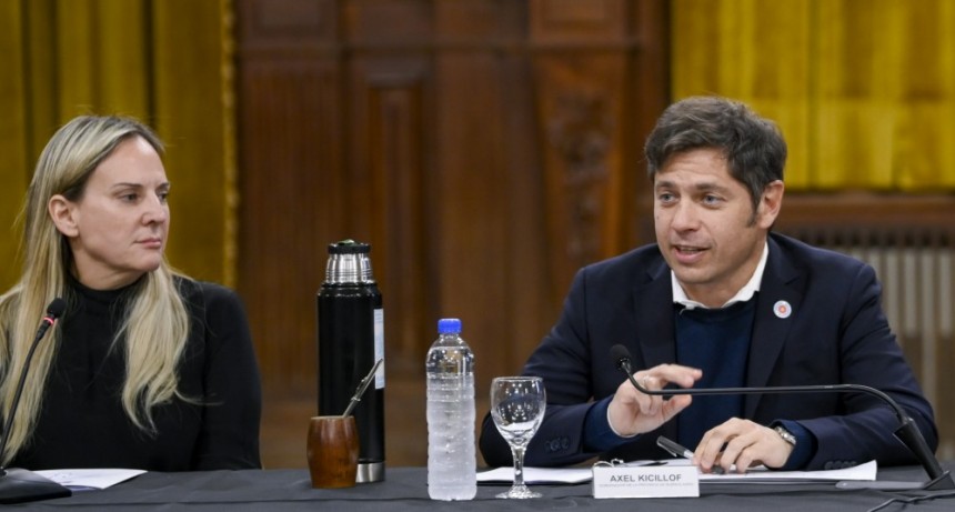 Kicillof y Cuattromo firmaron convenios para la compra de bienes de capital en 19 municipios 