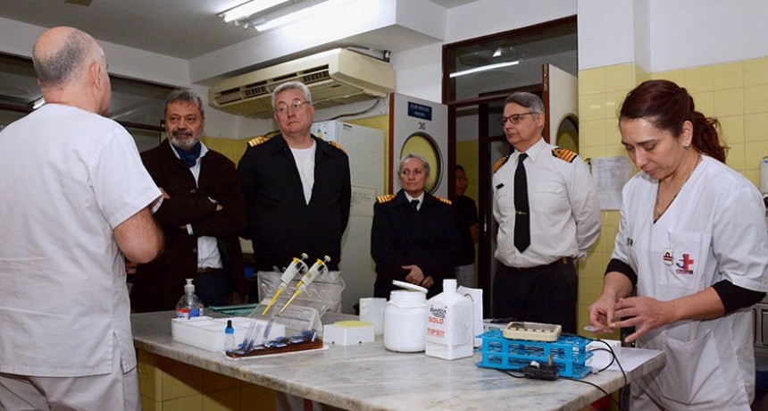 El presidente de IOSFA visitó el Hospital Naval Puerto Belgrano