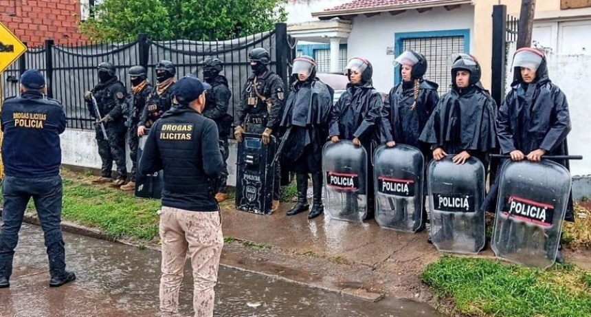 Dos personas fueron aprehendidas por tener cocaína y marihuana para la venta