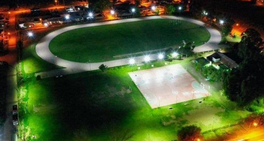 Culminaron las tareas de iluminación en el Polideportivo Municipal de Río Dulce