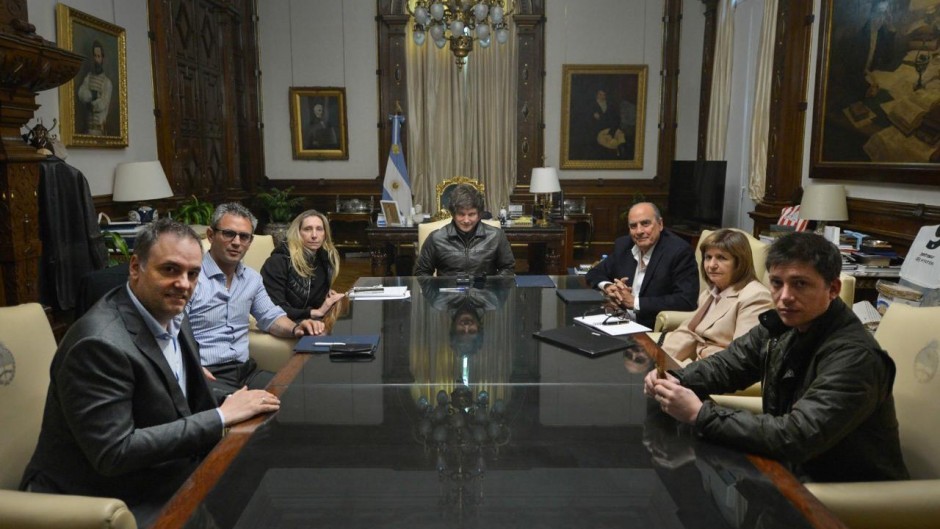 Santiago le avisó a Milei que el Gordo Dan encabeza una rebelión de tuiteros: 