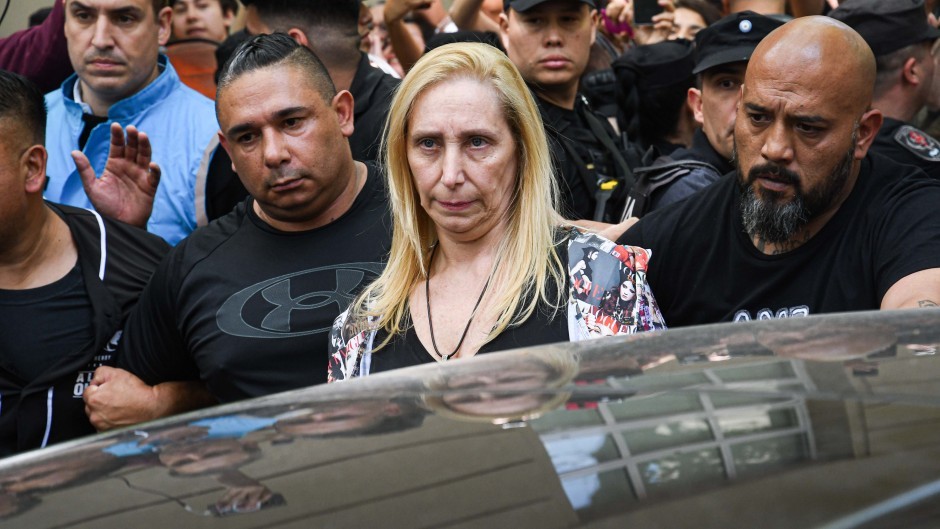 Preocupación en el gobierno porque temen que un escándalo con mercadería incautada en la Aduana golpeé a Karina