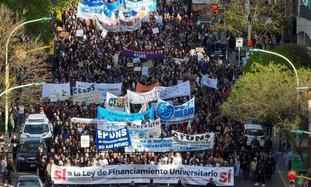 Universidades de Bahía marchan hoy contra los vetos de Milei