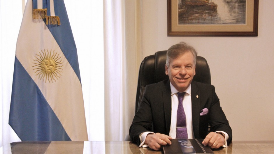 Le inhiben los bienes y prohíben salir del país al titular de la Sigen por el caso Vicentin