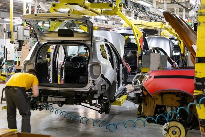 Según la UIA, la industria argentina profundiza su caída y acumuló en agosto una baja del 3 por ciento