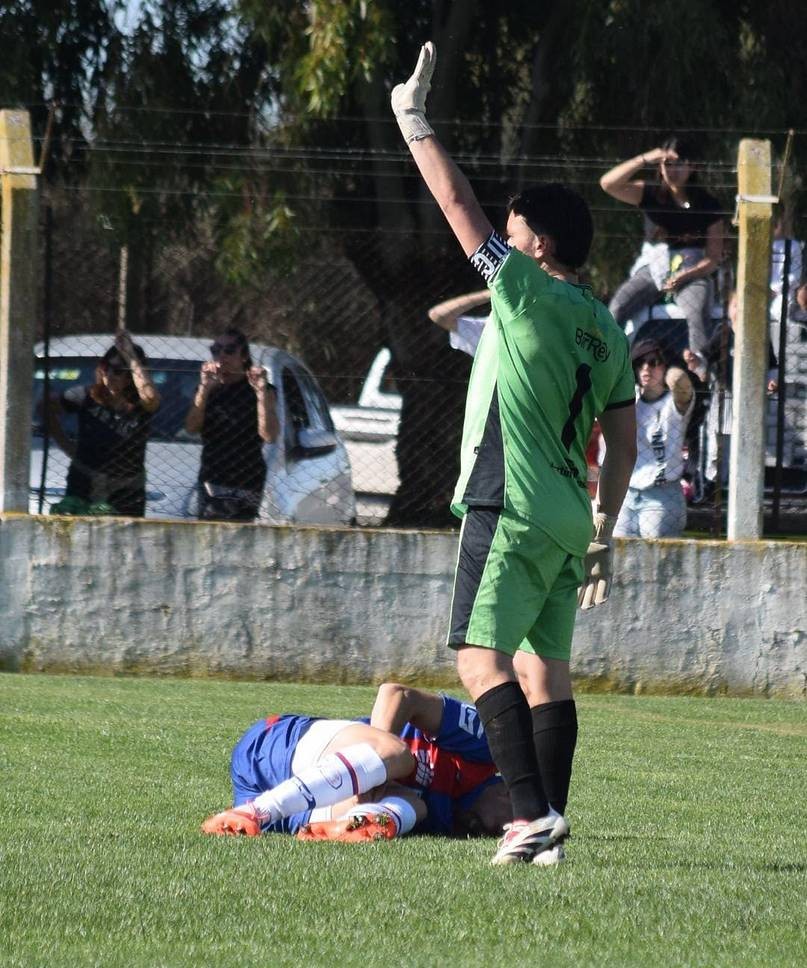 Mauro Sabatini, baja sensible para Lil&aacute;n: sufri&oacute; una fractura de tibia
