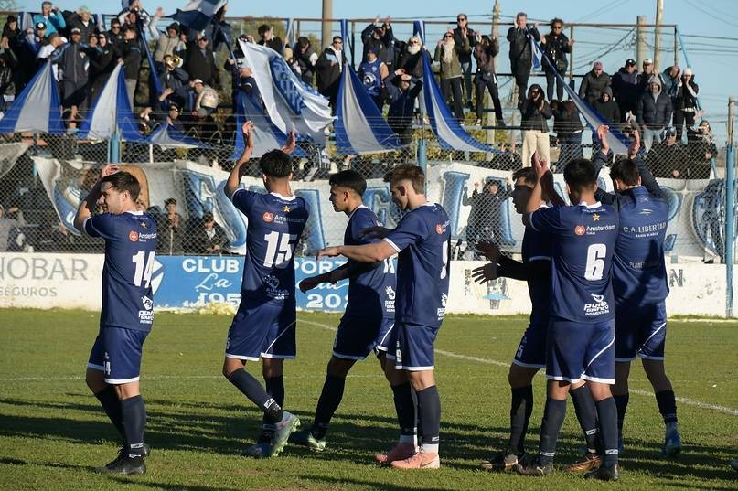 Liniers dio el golpe ante el l&iacute;der, Libertad volvi&oacute; a ganar y Rosario se trep&oacute; al segundo lugar