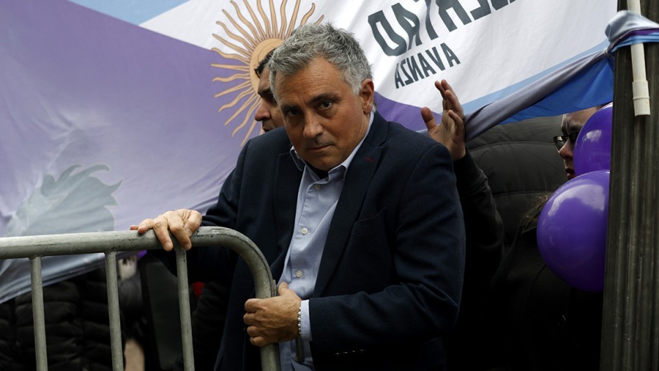 Detras de escena: Pareja arruin&oacute; la visita de Milei a Bah&iacute;a se pele&oacute; con el Turco El&iacute;as y escondi&oacute; a los candidatos libertarios