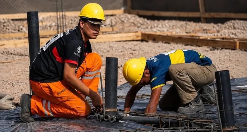 INDEC: la industria y la construcci&oacute;n se hundieron en julio y datos privados de agosto muestran m&aacute;s deterioro
