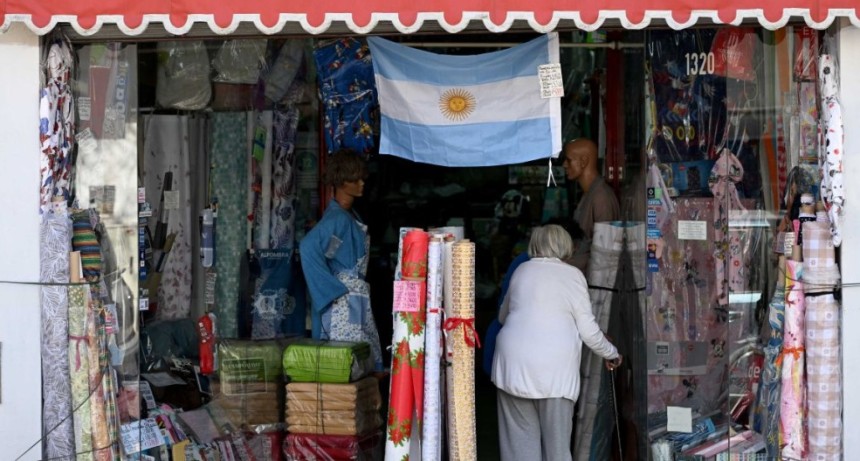 Barrios populares: ingresos insuficientes, m&aacute;s deudas y fuerte crecimiento del empleo informal