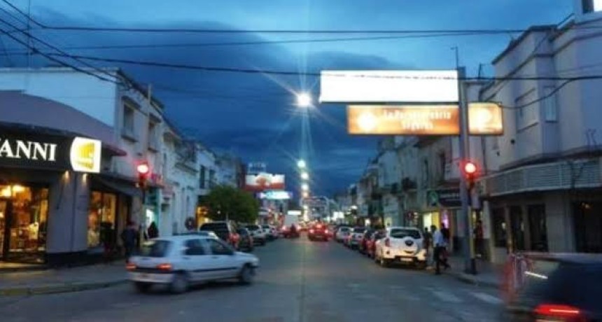Lunes con persianas bajas en la ciudad por el D&iacute;a del Empleado de Comercio