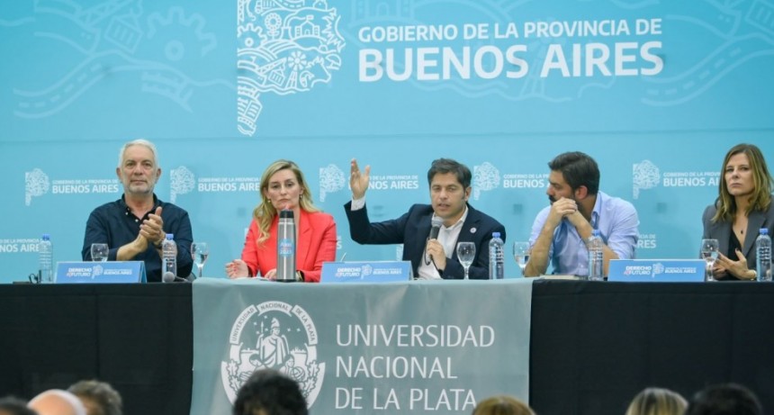 Kicillof: “Apostamos a reconstruir y transformar la Provincia de abajo hacia arriba, a través de su integración y su identidad”