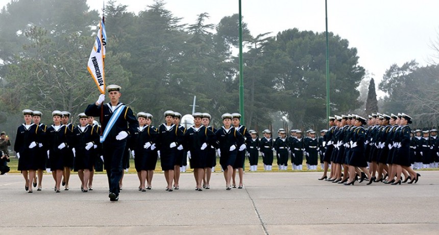 CEREMONIA JURA A LA BANDERA Y ENTREGA DE UNIFORMES PROMOCIÓN 126 Y CUIM