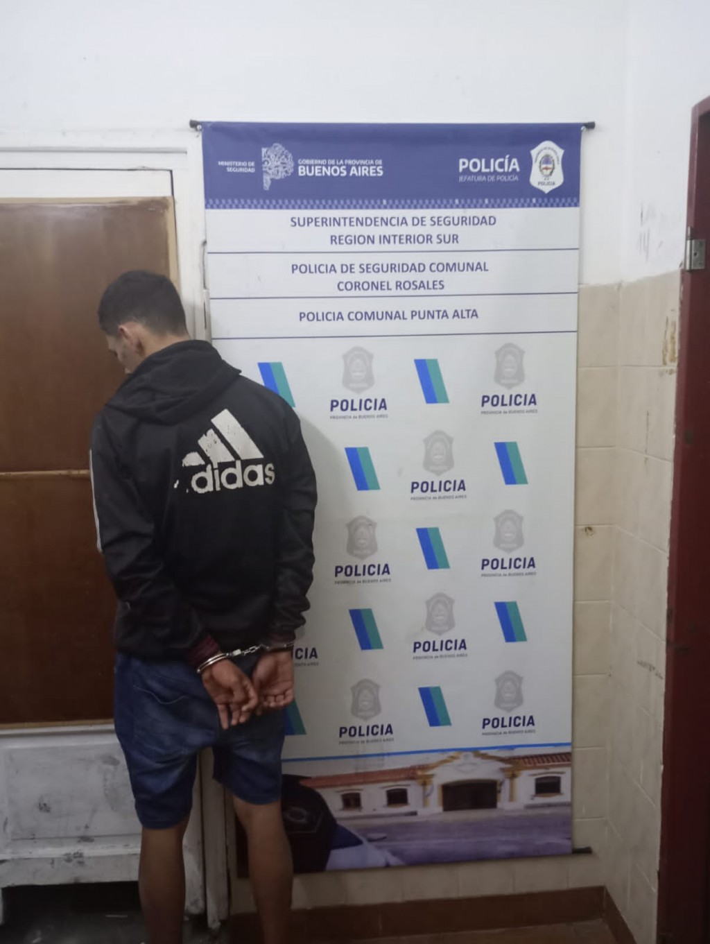 DETENIDO POR RESISTENCIA A LA AUTORIDAD Y LESIONES