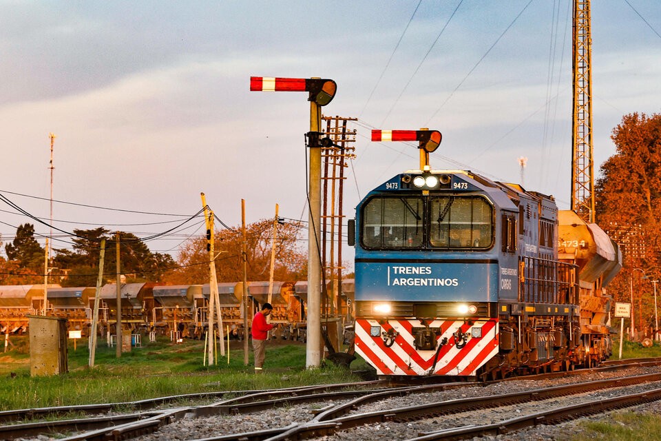 El futuro repite al pasado: el Gobierno anunció la privatización del Belgrano Cargas