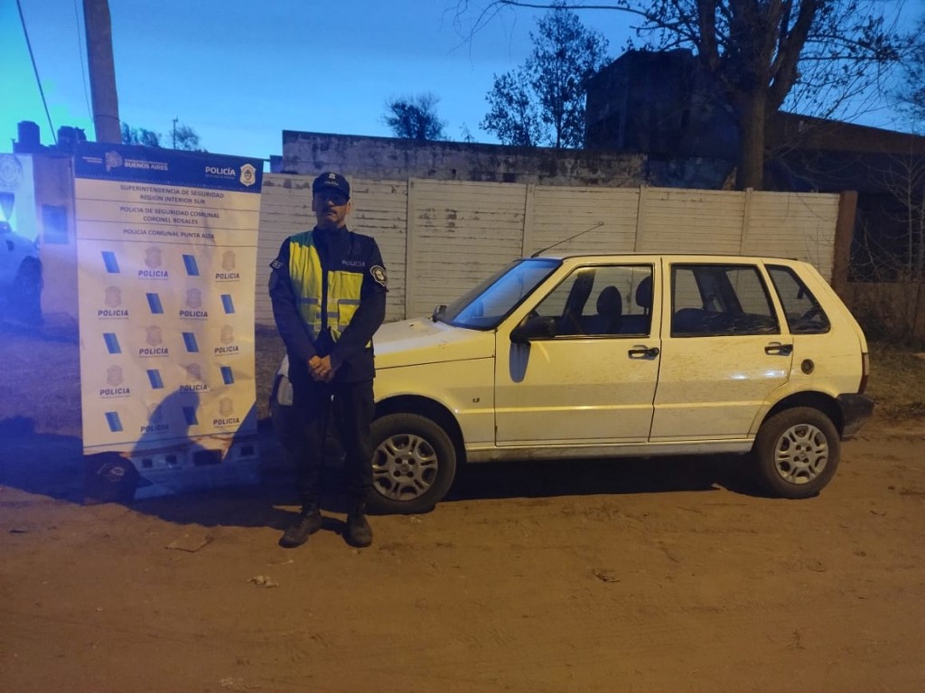 Recuperan vehículo sustraído y aprehenden a dos personas