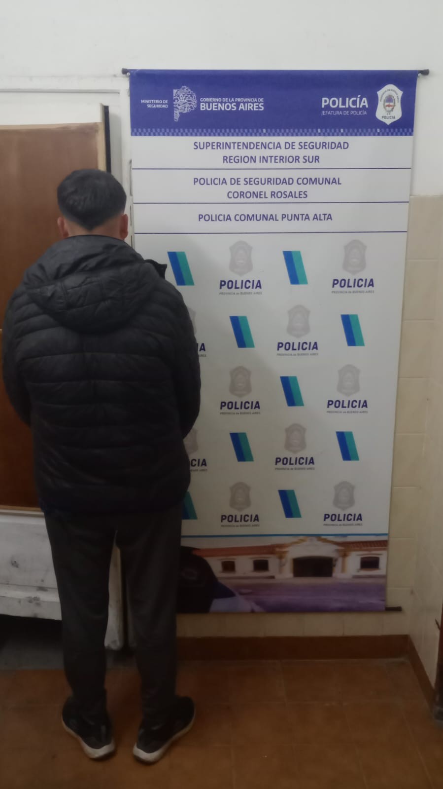 APREHENDIDO POR AGREDIR A SU PAREJA CON UN CUCHILLO