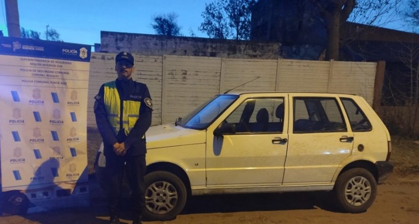 Recuperan vehículo sustraído y aprehenden a dos personas