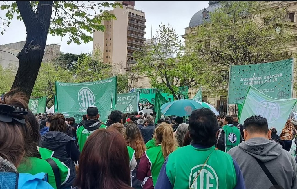 ATE PONE EN JAQUE LA ATENCI&Oacute;N P&Uacute;BLICA: PARO DE 24 HORAS 