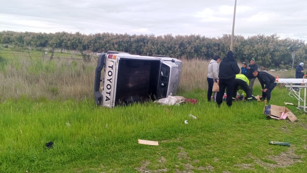 Vuelco en la Ruta Nacional 249: dos personas fueron trasladadas al Hospital Naval