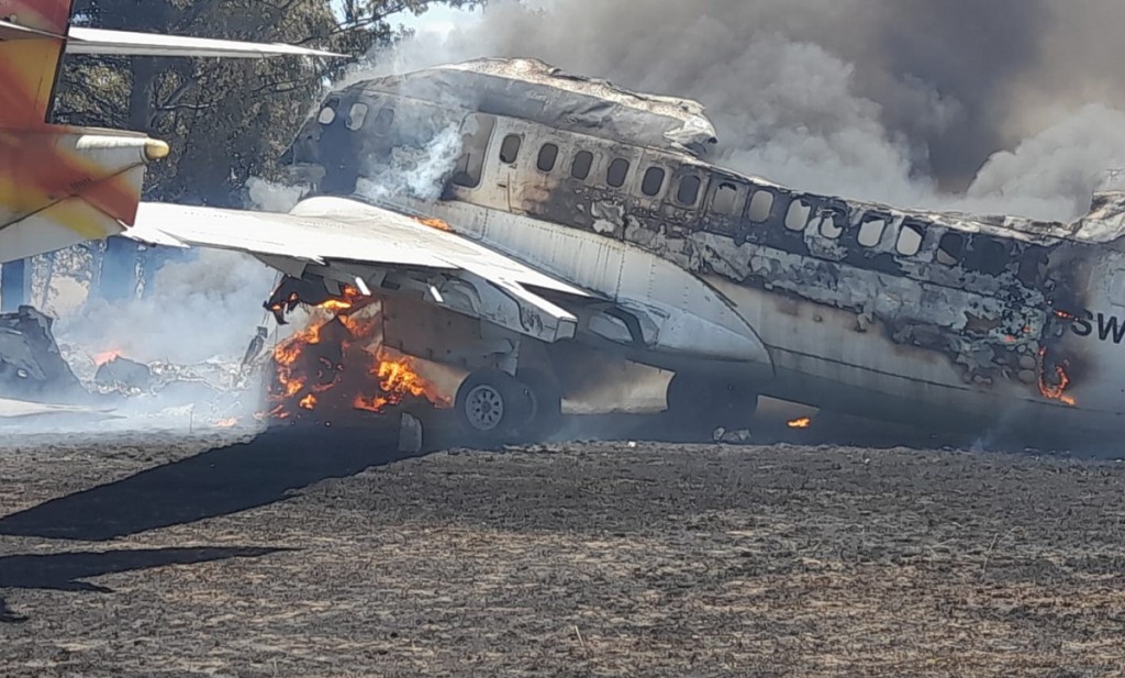 El incendio en Espora afectó a dos aviones en desuso