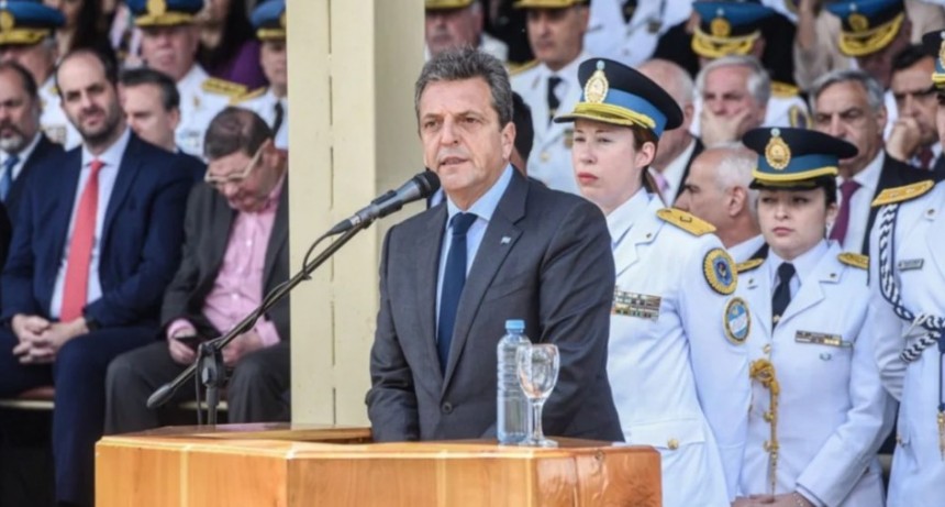 Massa manifestó su respaldo a las fuerzas de seguridad y les agradeció por 