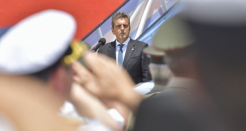 Massa anuncia que las pensiones de los ex combatientes serán hereditarias El ministro anunció además que se equipararán los salarios de las Fuerzas Armadas.