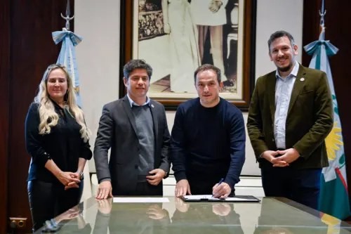 Kicillof y Cuattromo impulsan la compra de bienes de capital para municipios bonaerenses