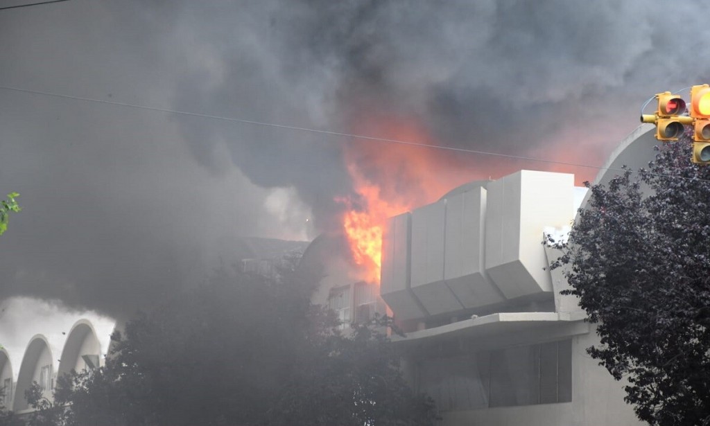 Drama: se prende fuego el Híper de Aguado