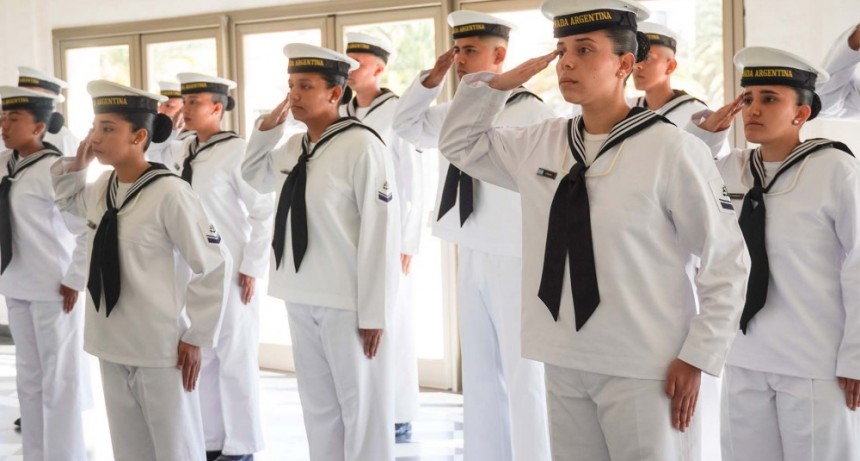 Nuevos Cabos Segundos egresan de la Escuela de Suboficiales de la Armada