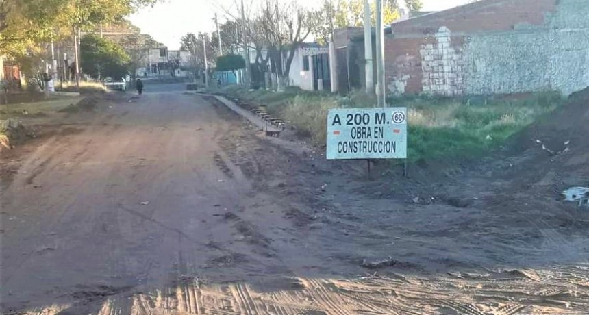 Corte de calles en Nueva Bahía para permitir obra de cordón cuneta 