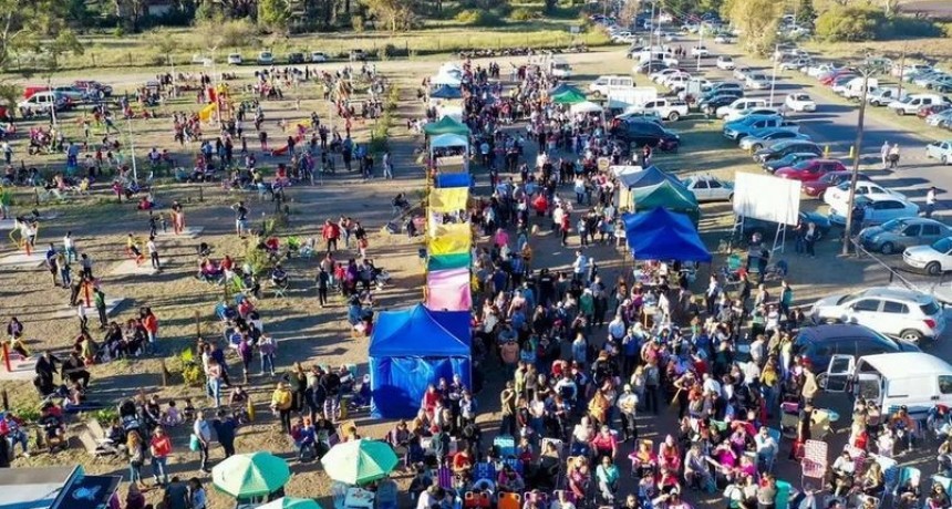 Cierre de año con feria y música en Arroyo Pareja junto a Puerto Rosales