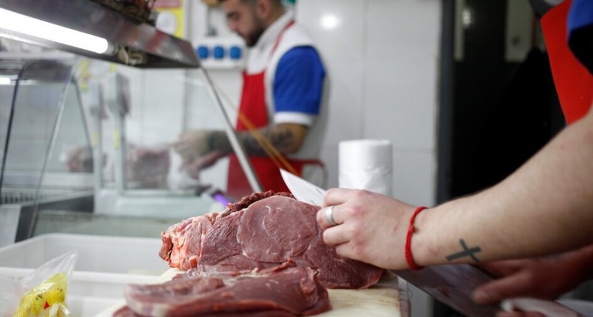 El intendente de Castelli fijó el precio de la carne 60 % más barata: 