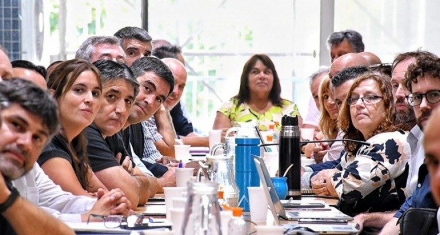 La Provincia mantiene abierta la paritaria y convocará a los gremios a una nueva reunión en enero 2026